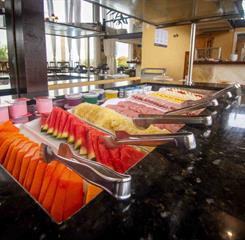 vm desayuno salon-8-alta.jpg