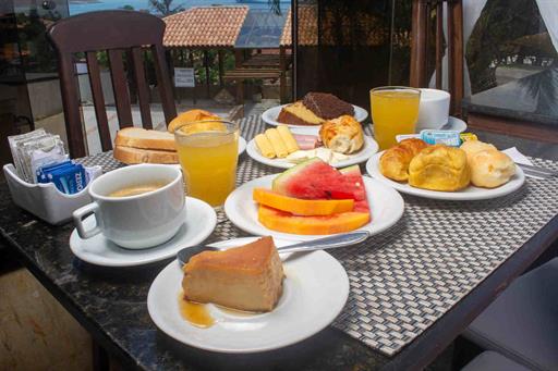 vm desayuno mesa-3-alta.jpg