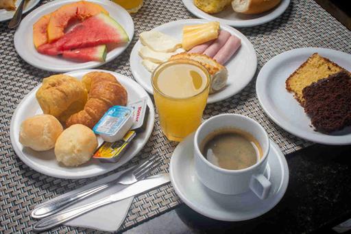 vm desayuno mesa-11-alta.jpg