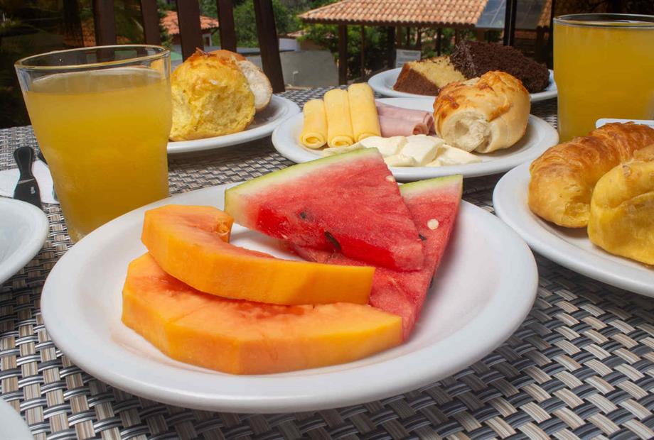 vm desayuno mesa-10-alta.jpg