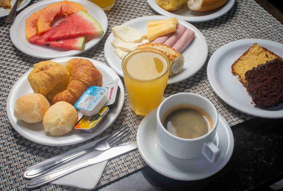 vm desayuno mesa-11-alta.jpg