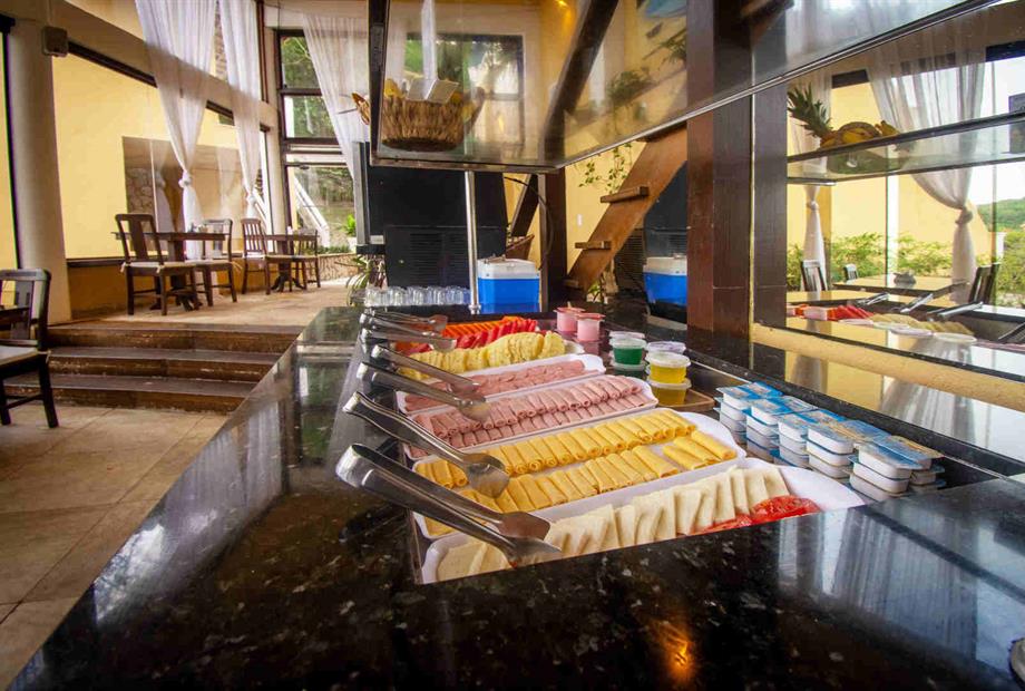 vm desayuno salon-7-alta.jpg