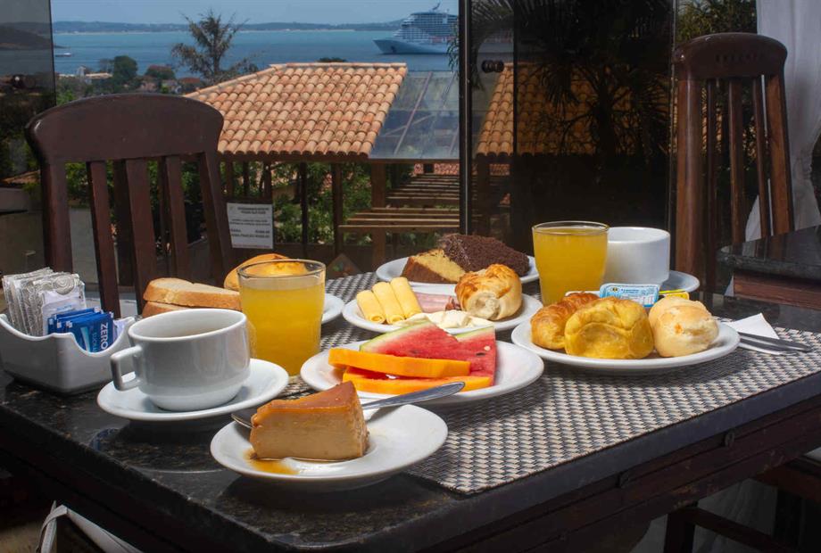 vm desayuno mesa-14-alta.jpg