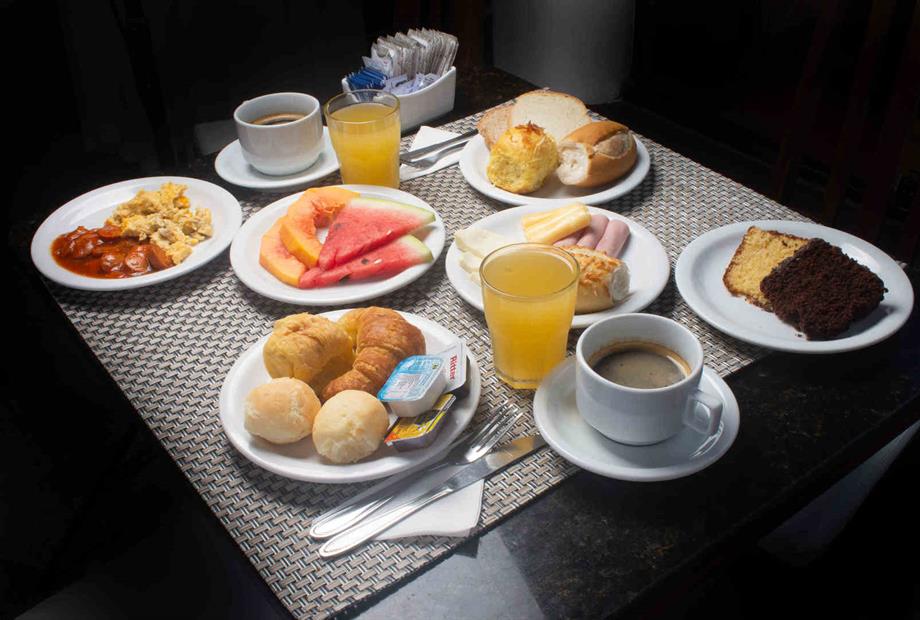 vm desayuno mesa-22-alta.jpg