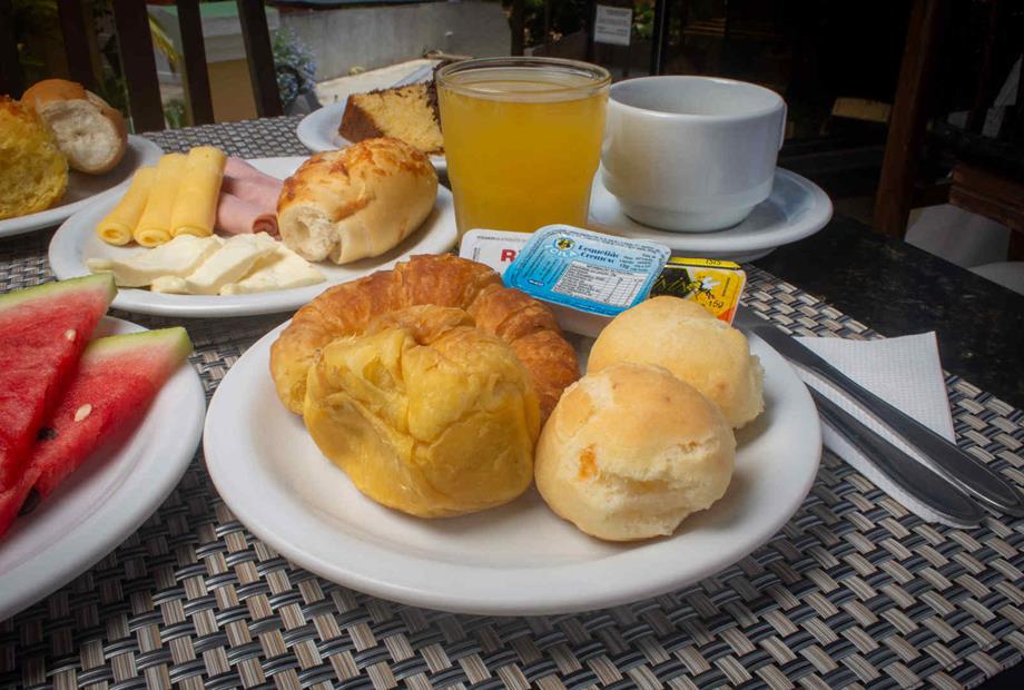 vm desayuno mesa-12-alta.jpg