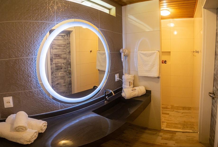 banheiro 4 quarto superior.jpg