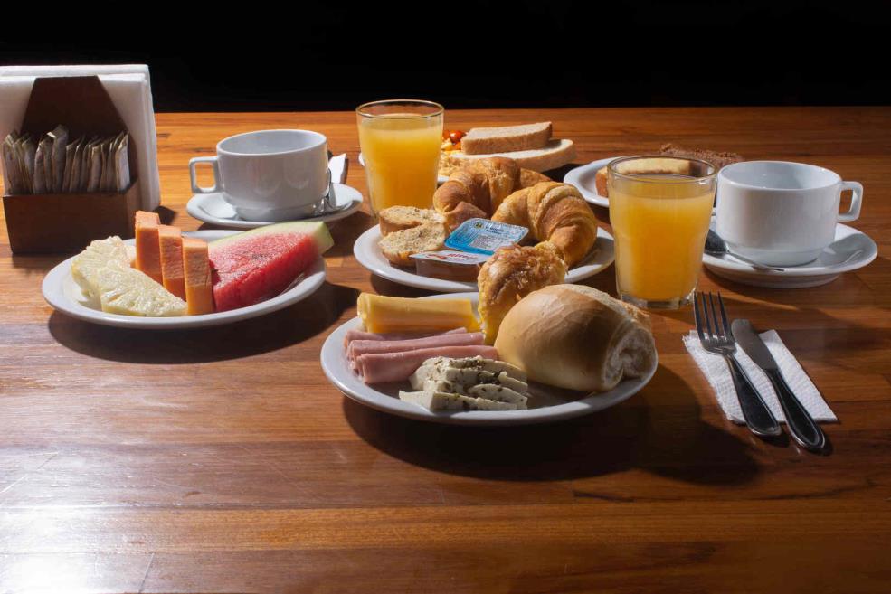 adm desayuno platos-2-alta.jpg
