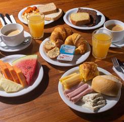 adm desayuno platos-3-alta.jpg