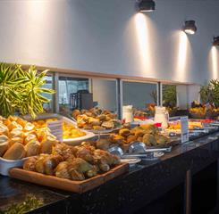 adm desayuno-alta.jpg