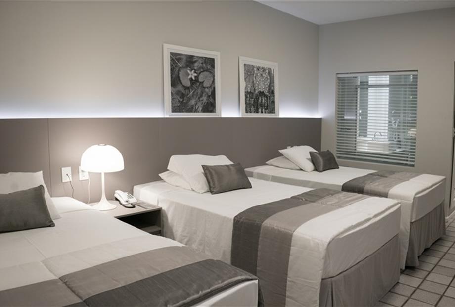 Luxo triplo solteiro.jpg