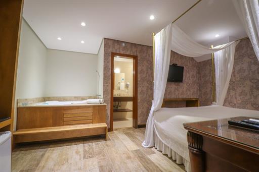 suíte-deluxe-hidromassagem (2).jpg
