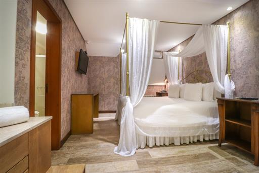 suíte-deluxe-hidromassagem (3).jpg