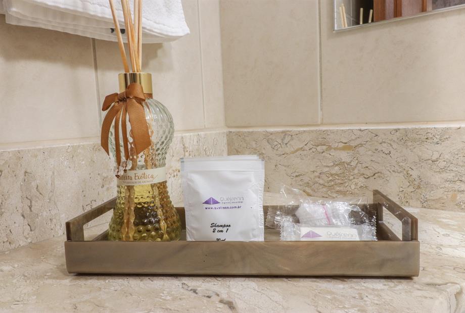 suíte-deluxe-hidromassagem (9).jpg