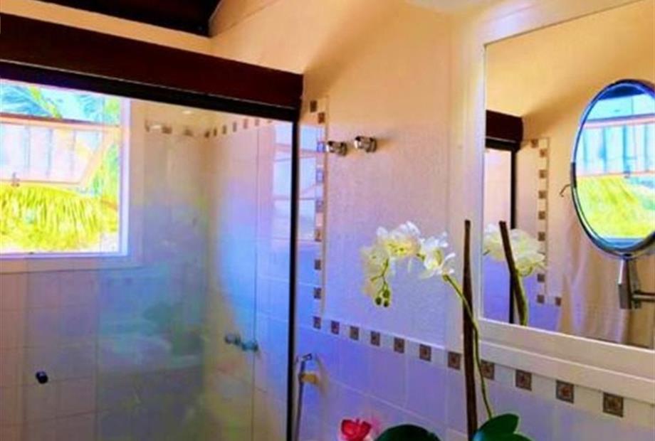 foto banheiro quarto deluxe.jpeg