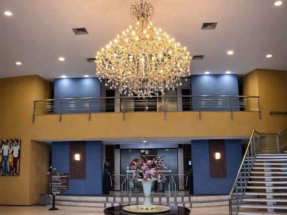 recpção lustre.jpg