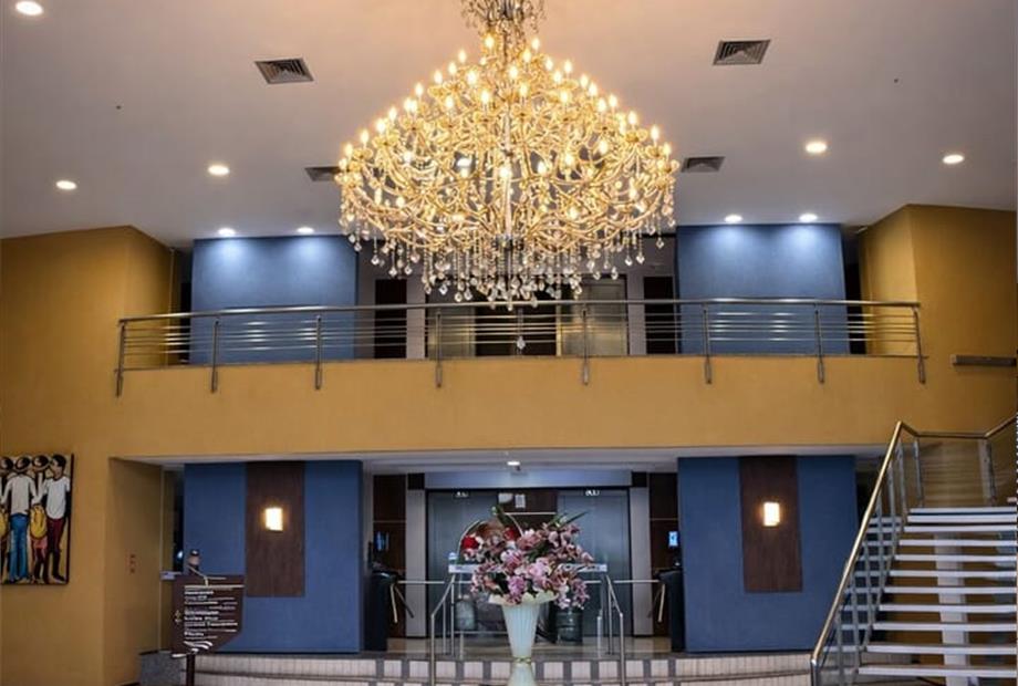 recpção lustre.jpg