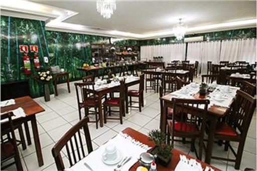 Vista parcial do salão do café da manhã