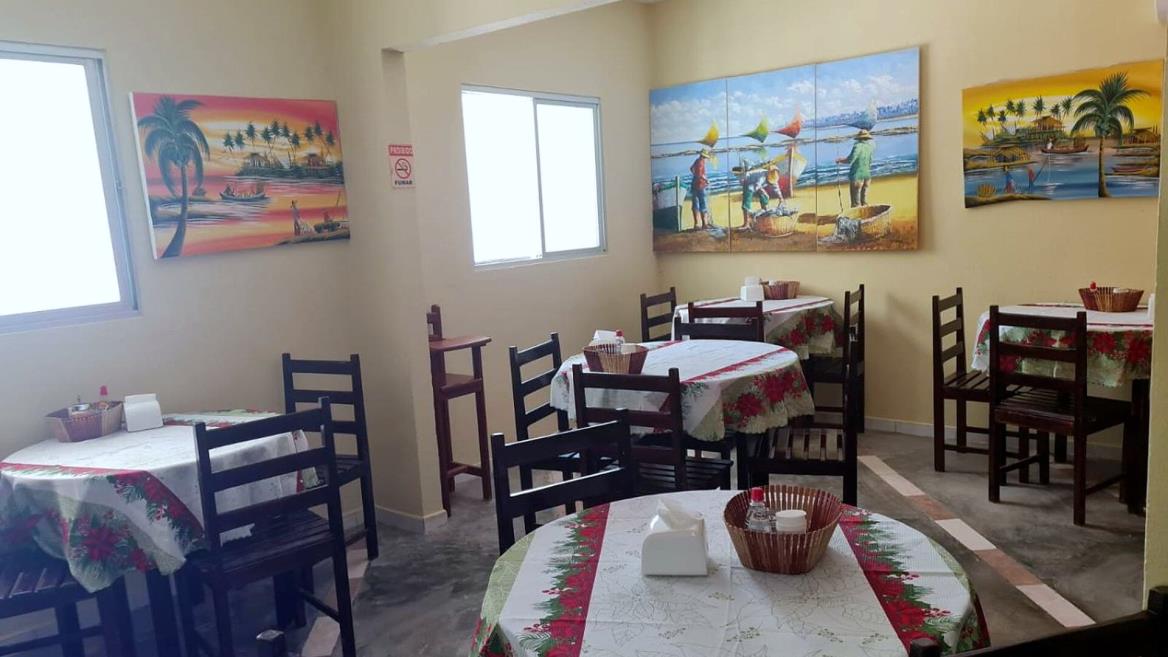 15_cafe_salao_mesas.jpg