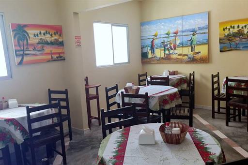15_cafe_salao_mesas.jpg
