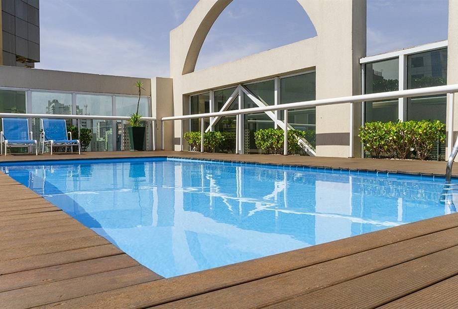 piscina - hb hotels sequoia.jpg