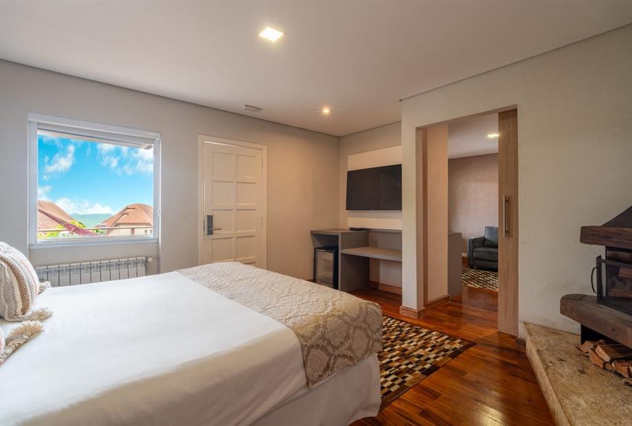 chris park - uh 25-07.jpg