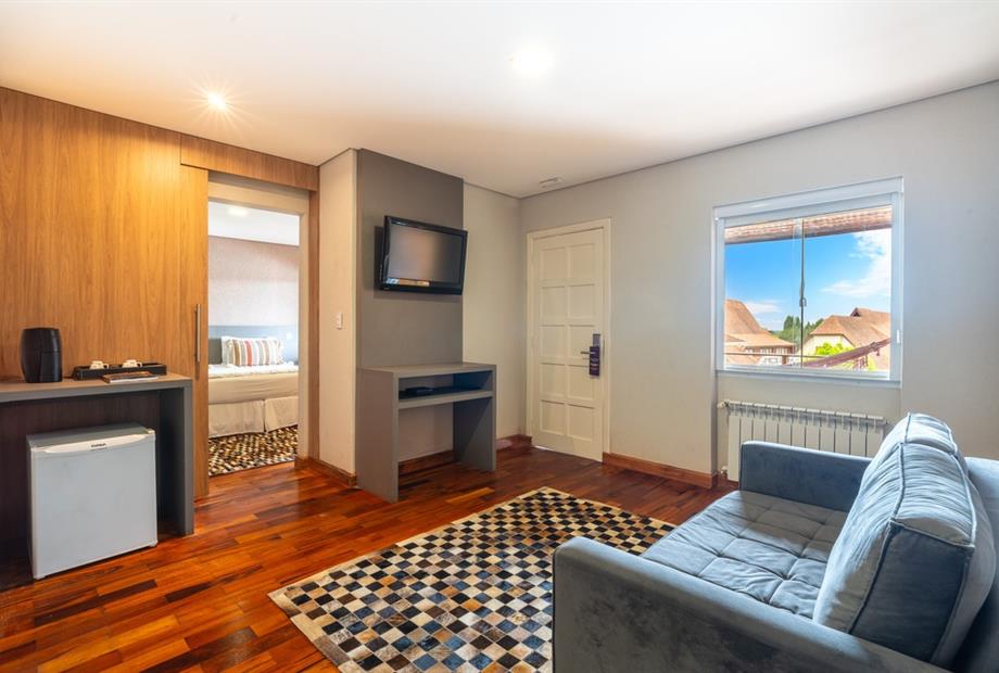 chris park - uh 25-03.jpg