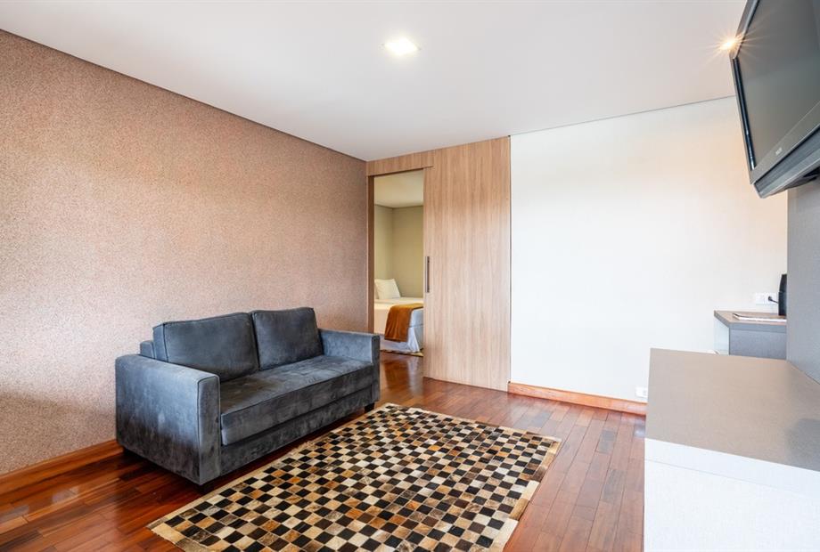 chris park - uh 25-01.jpg