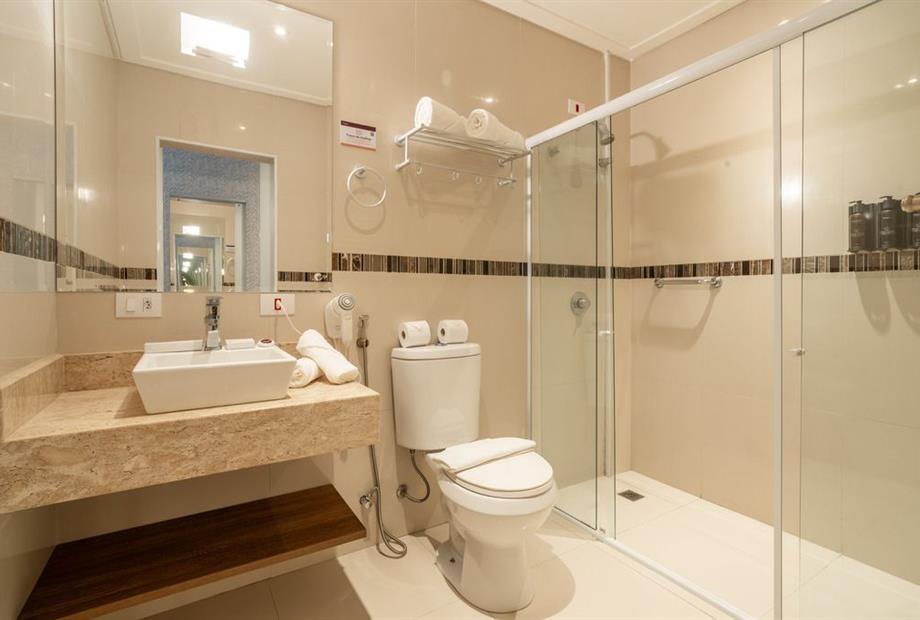 chris park - uh 108-5.jpg