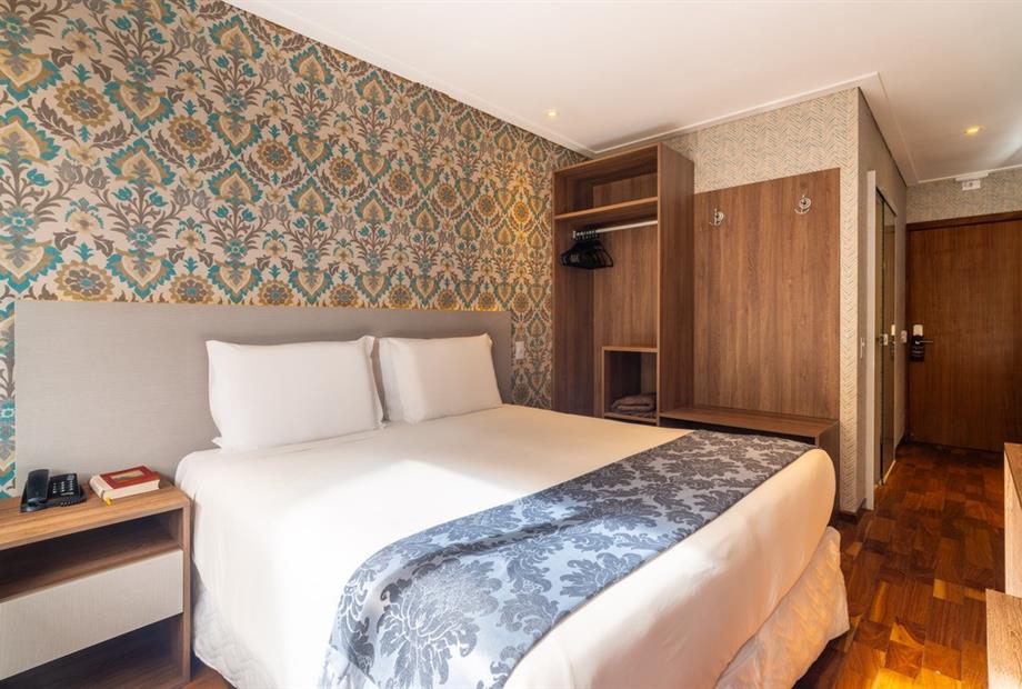 chris park - uh 108-2.jpg