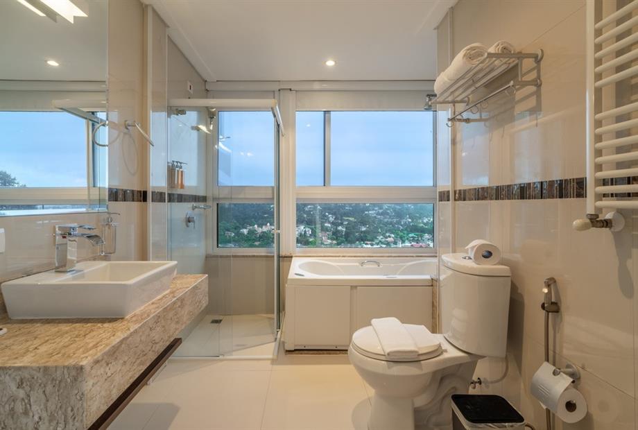 chris park - uh 212-6.jpg