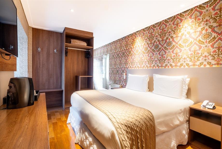 chris park - uh 212-2.jpg