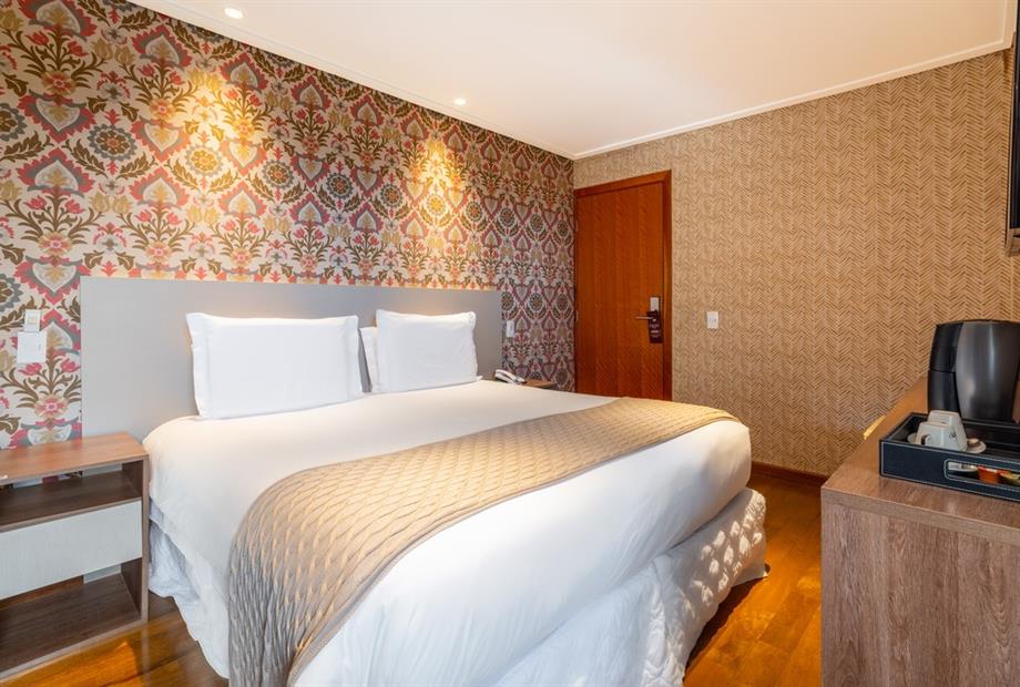 chris park - uh 212-4.jpg