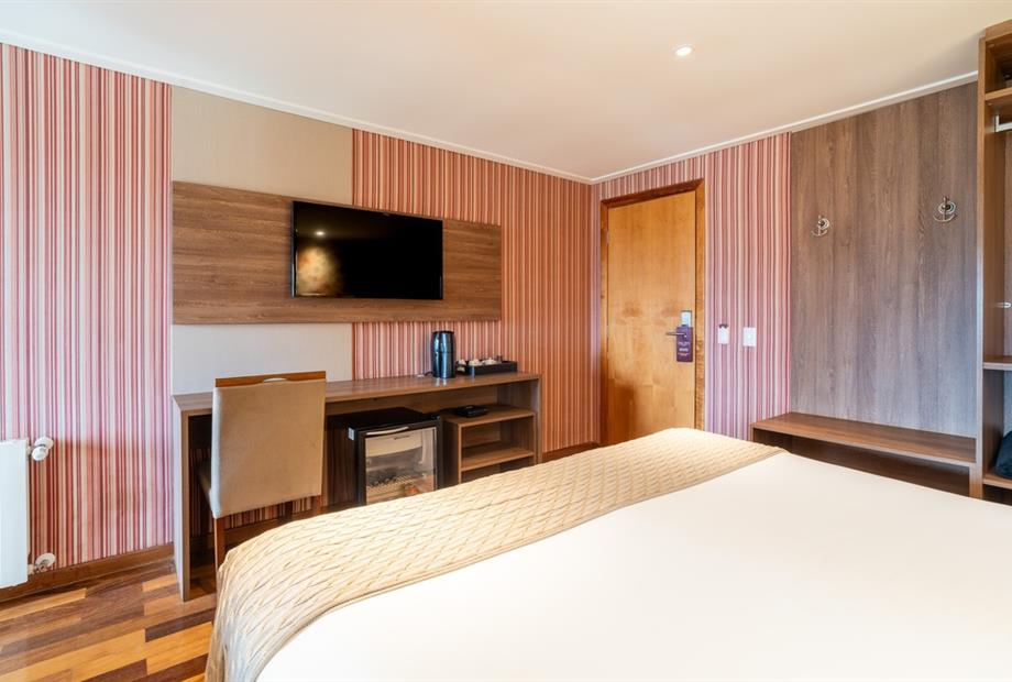 chris park - uh 301-5.jpg