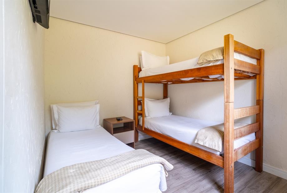 chris park - uh 22-6.jpg