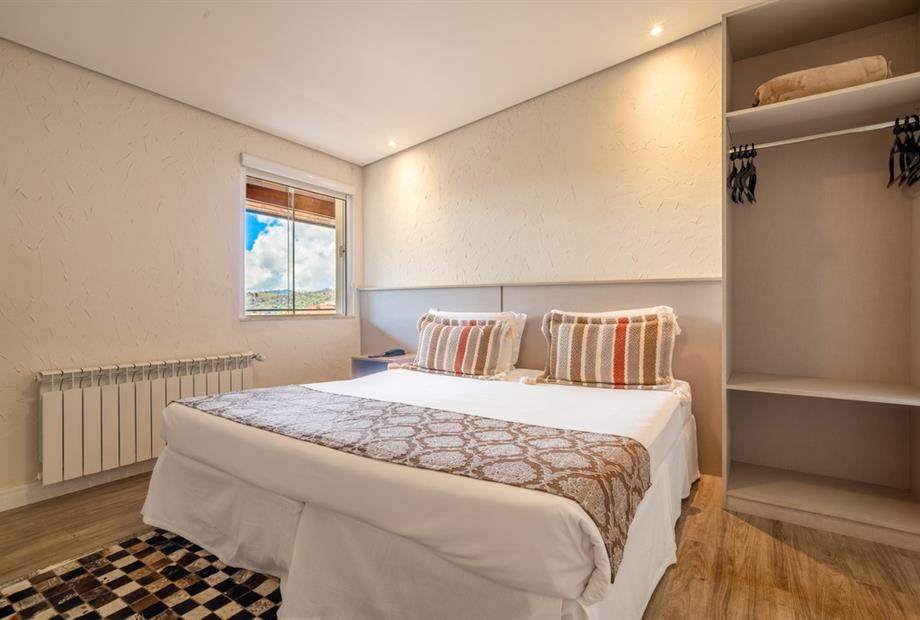 chris park - uh 22-4.jpg