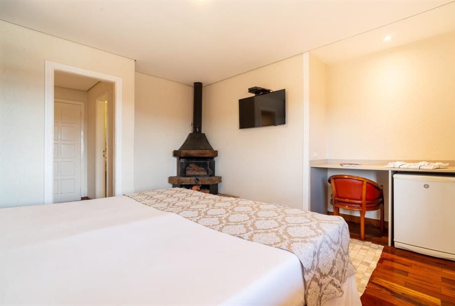 chris park - uh 24-2.jpg