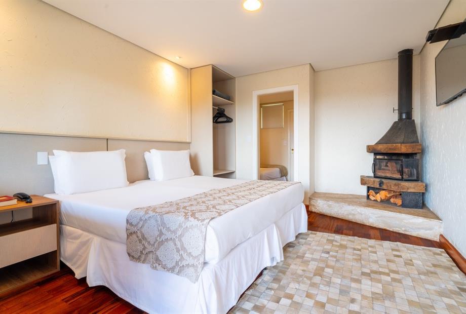 chris park - uh 24-1.jpg