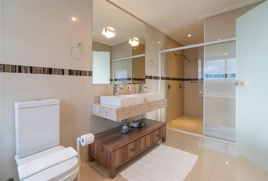 chris park - uh 311-10.jpg