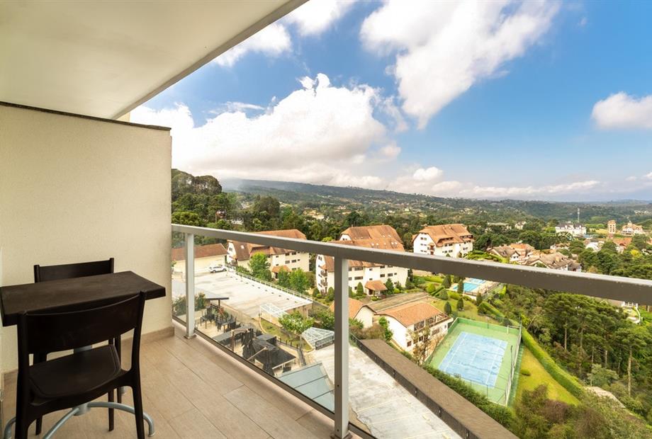 chris park - uh 307-8.jpg