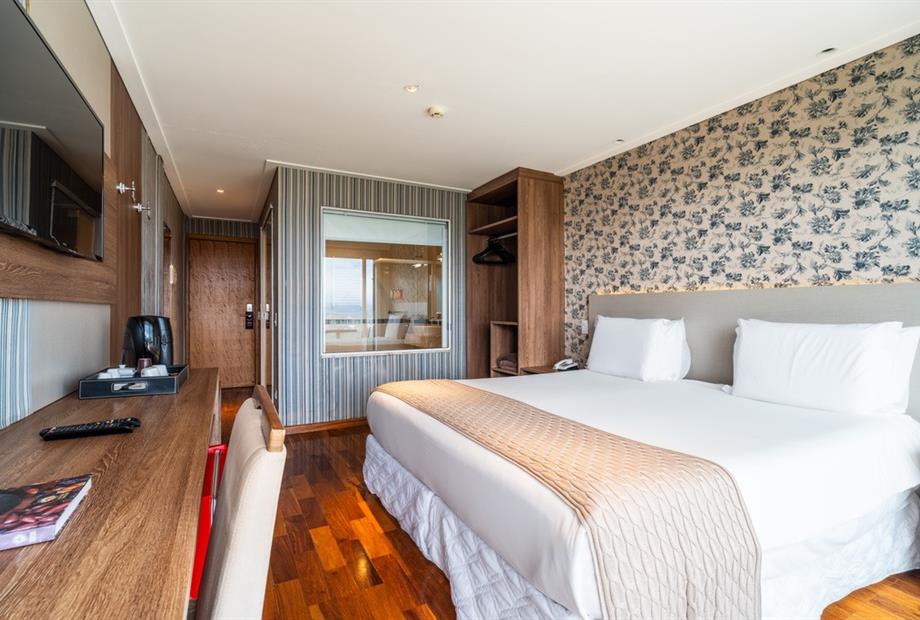 chris park - uh 307-4.jpg