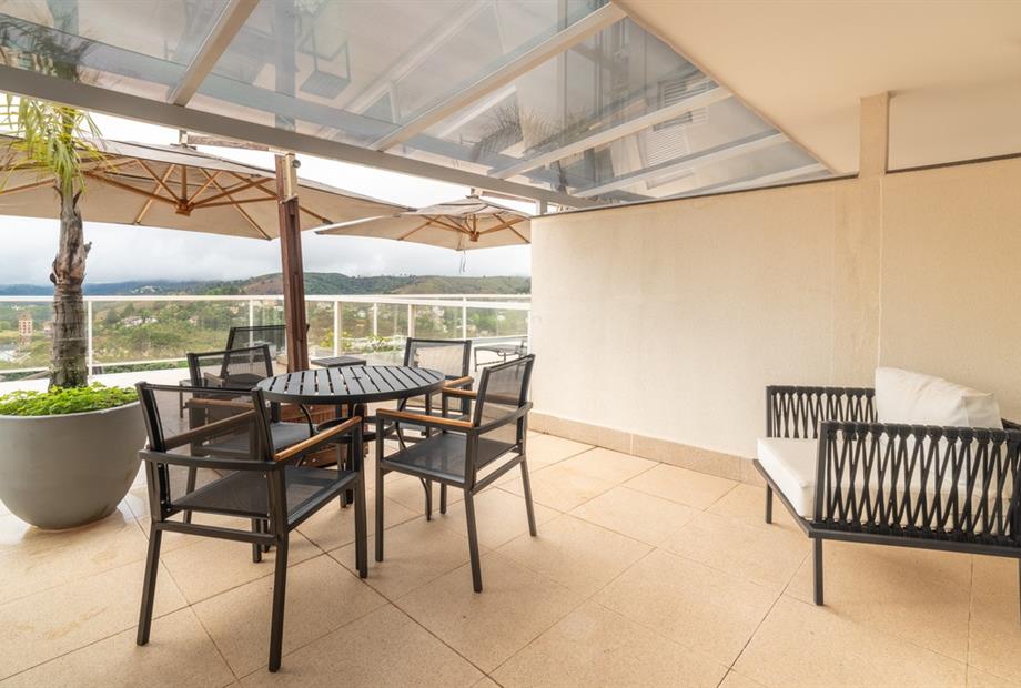 chris park - uh 102-09.jpg