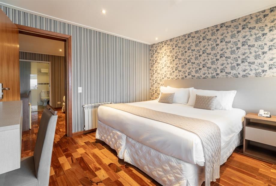 chris park - uh 102-03.jpg