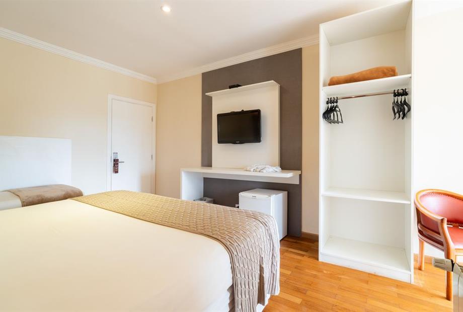 chris park - uh j-4.jpg