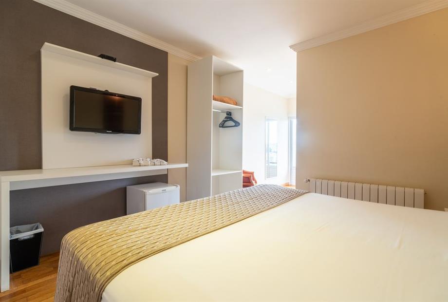 chris park - uh j-5.jpg