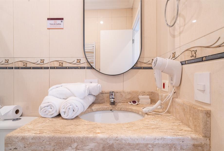 chris park - uh c-9.jpg