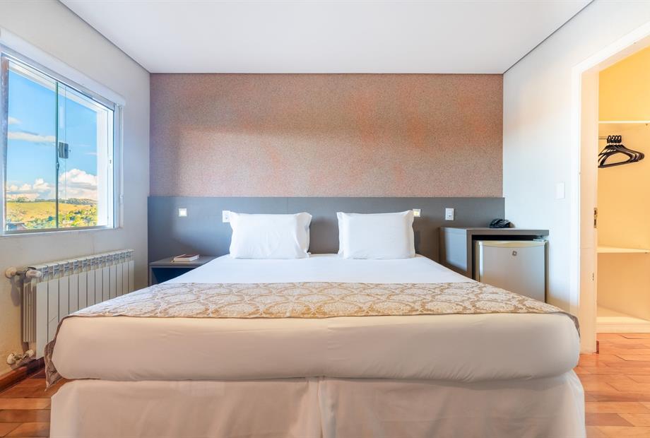 chris park - uh 30-3 (1) (2) (1).jpg