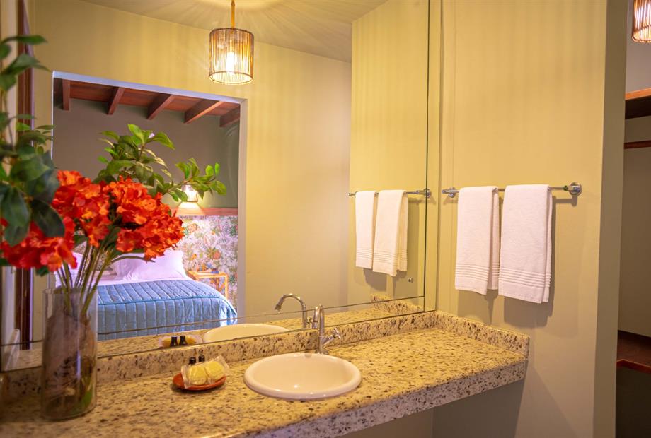 zQuarto Mezanino-Banheiro_5.jpg