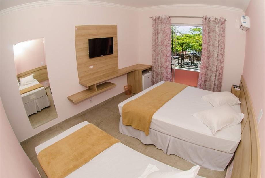 Quarto com varanda nova (1).jpg