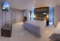 Quarto Queen com Banheira de Hidromassagem