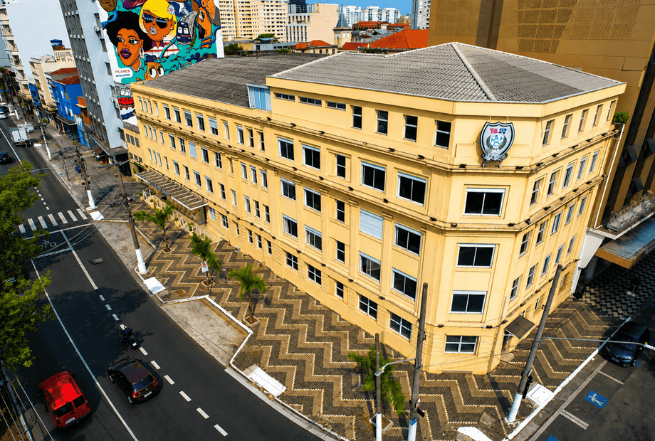hotel global - drone.png